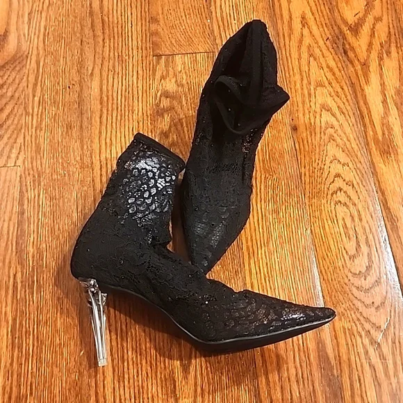 Lace Heeled Ankle Shoes - Picture 3 of 4